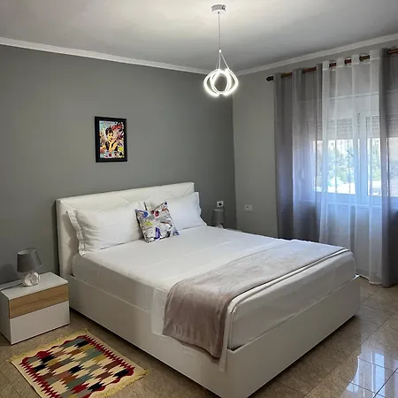 Oxhaku Apartamento Tirana
